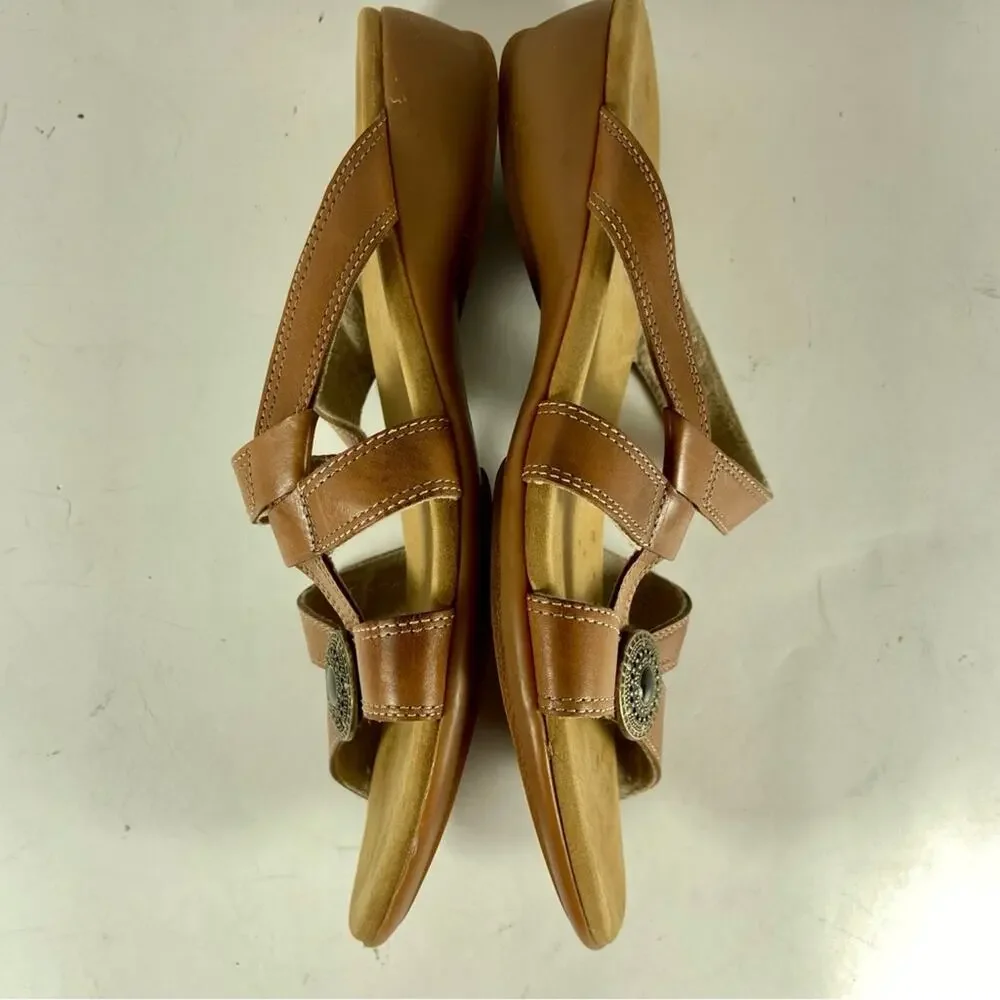 Munro‎ American Sandals Leather Wedge Medallion Brown 8.5